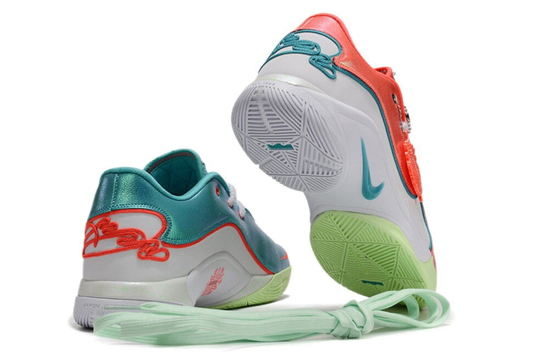 Nike LeBron 22 'Christmas'